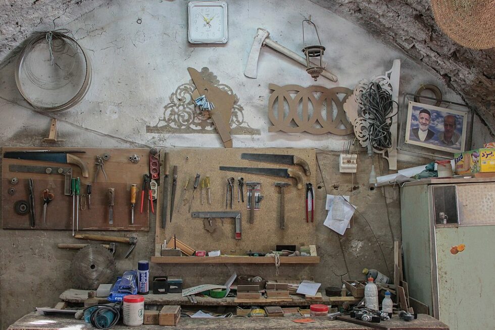 Cuál es la materia prima de un carpintero Carpintería en Melamine